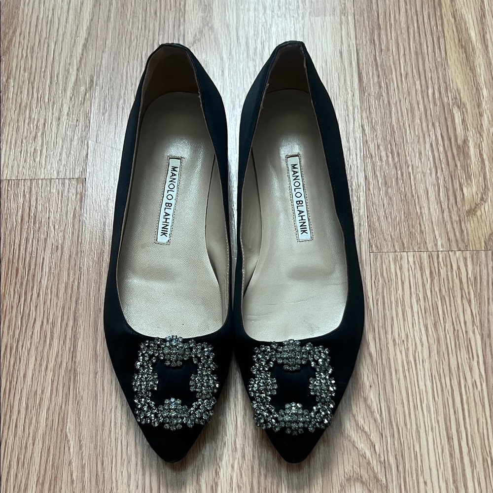 Manolo Blahnik Hangisi Crystal Embellished Point Toe Flats - Black size 37